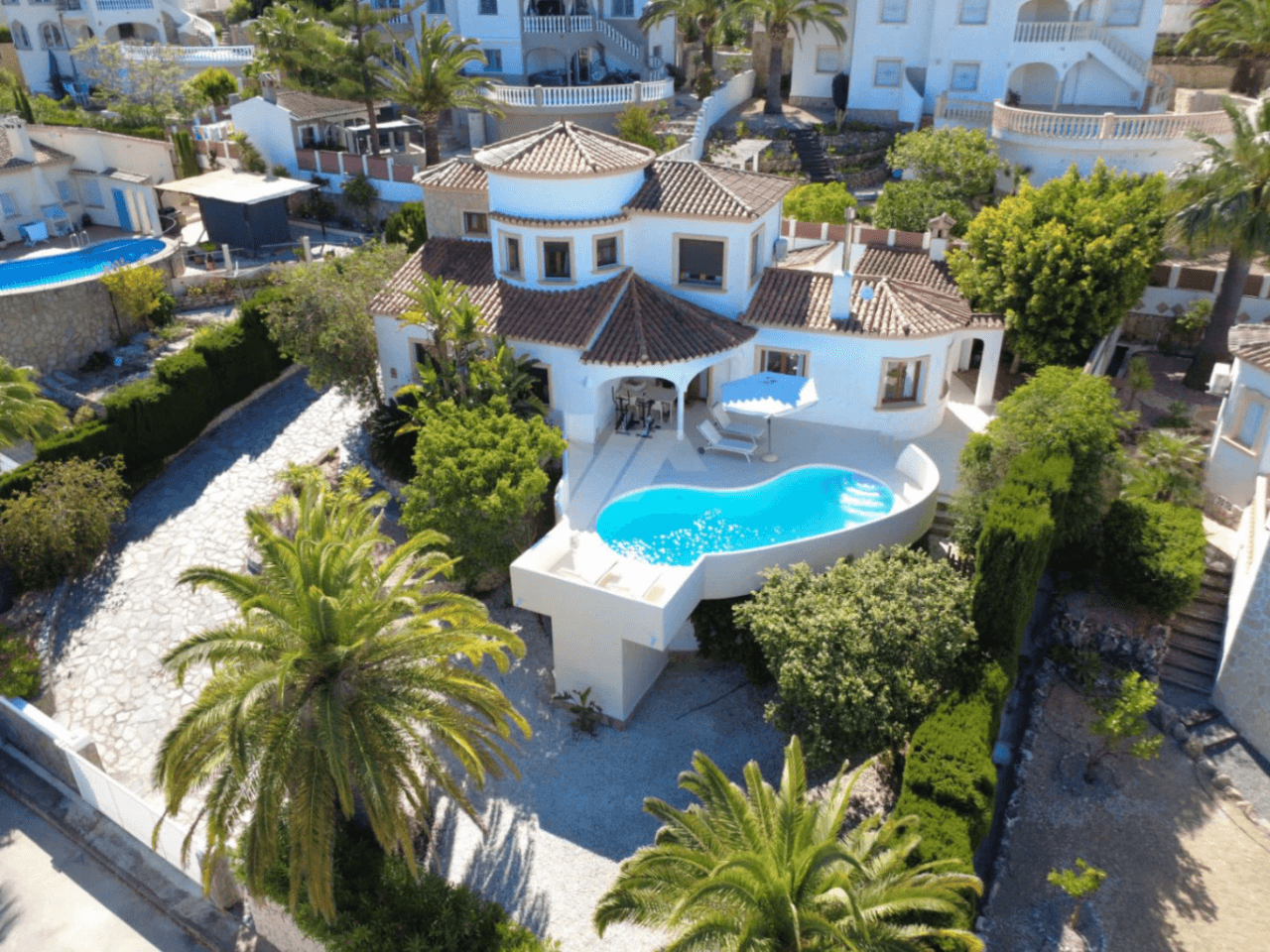Villa Mediterránea Renovada con Encanto Ibicenco en Benitachell.